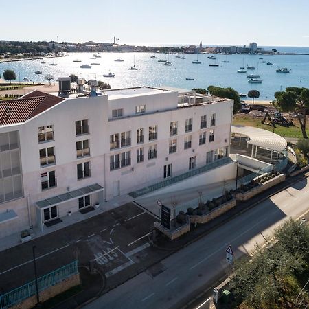 Humagum Sea View Apartment - Garden Palace Umag Buitenkant foto