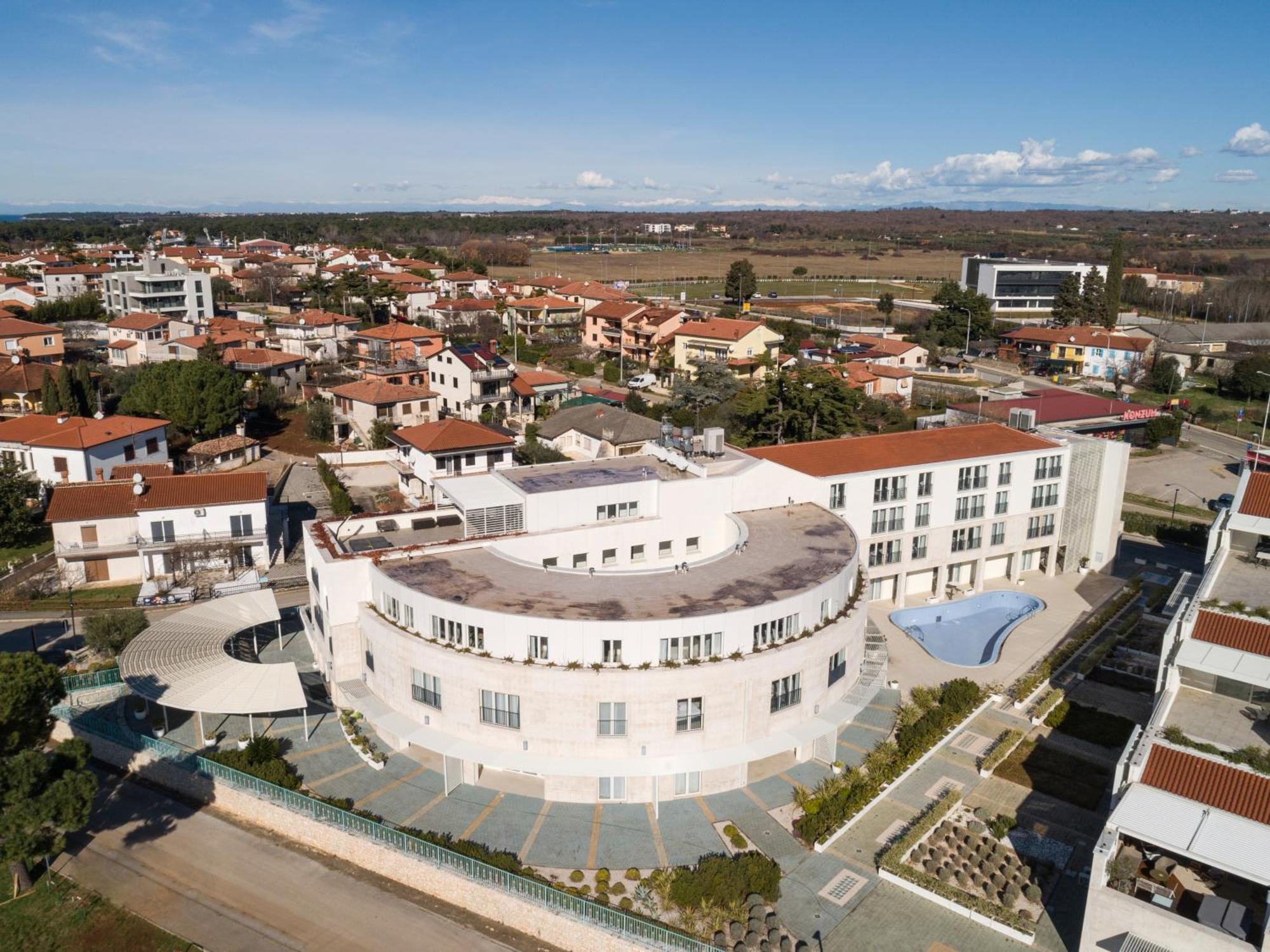 Humagum Sea View Apartment - Garden Palace Umag Buitenkant foto