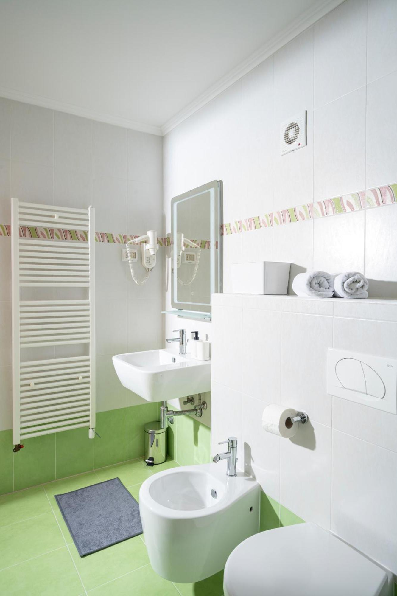 Humagum Sea View Apartment - Garden Palace Umag Buitenkant foto