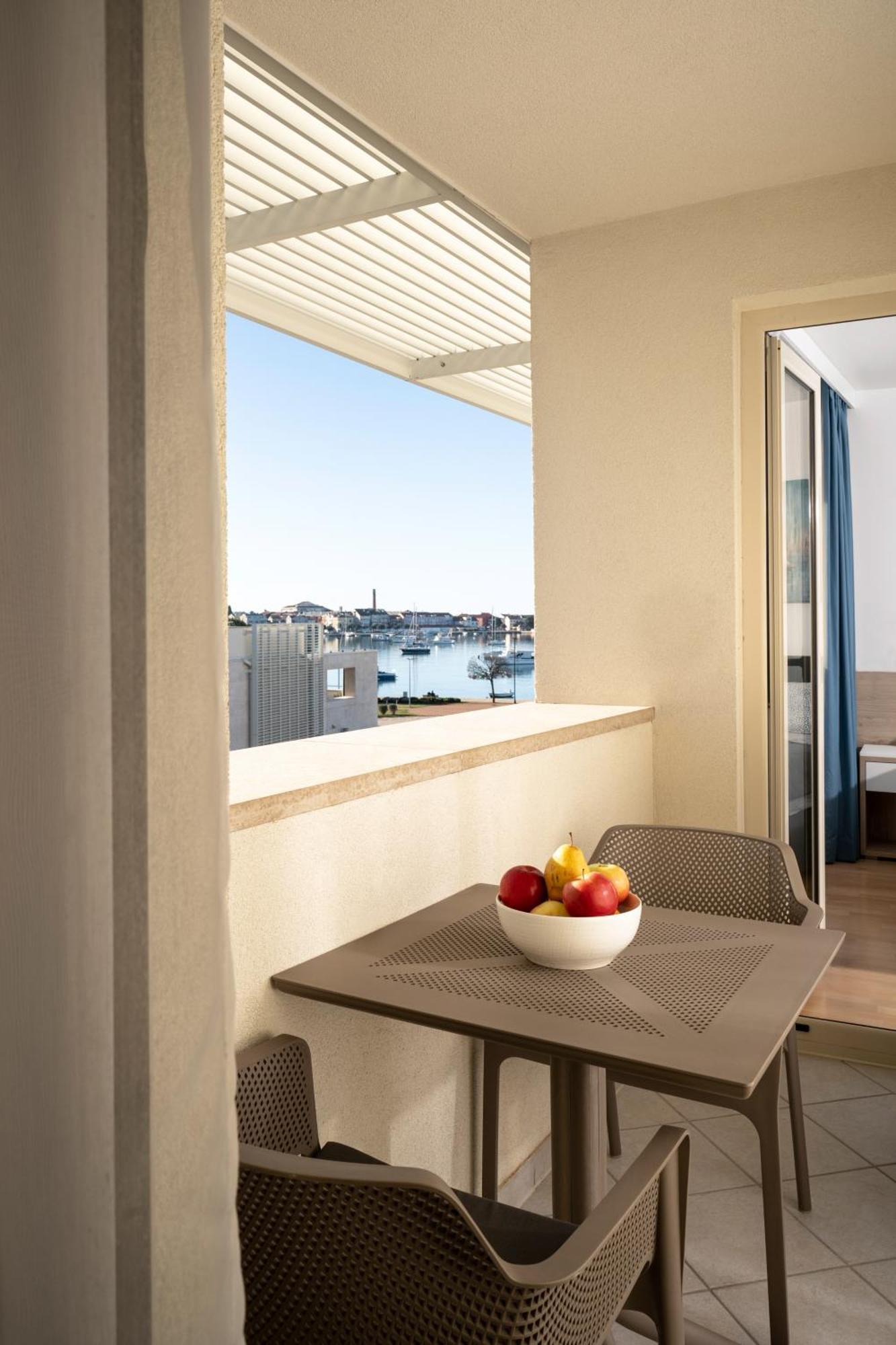 Humagum Sea View Apartment - Garden Palace Umag Buitenkant foto