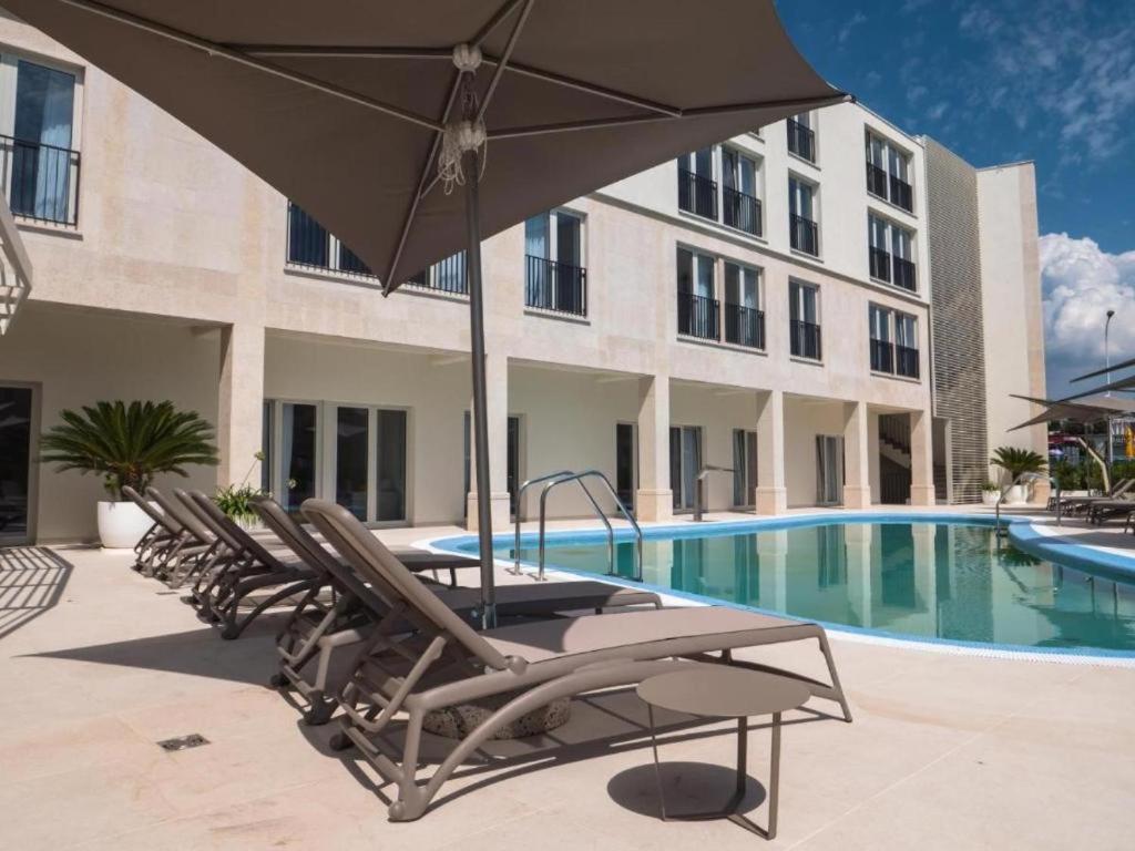 Humagum Sea View Apartment - Garden Palace Umag Buitenkant foto