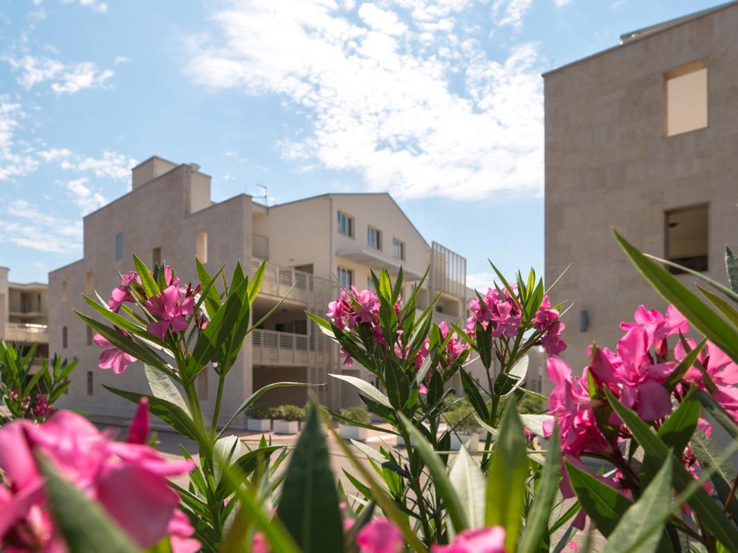 Humagum Sea View Apartment - Garden Palace Umag Buitenkant foto