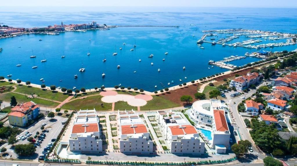 Humagum Sea View Apartment - Garden Palace Umag Buitenkant foto